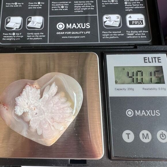 Flower Agate Heart‎ Carving (#8) - Picture 10 of 11